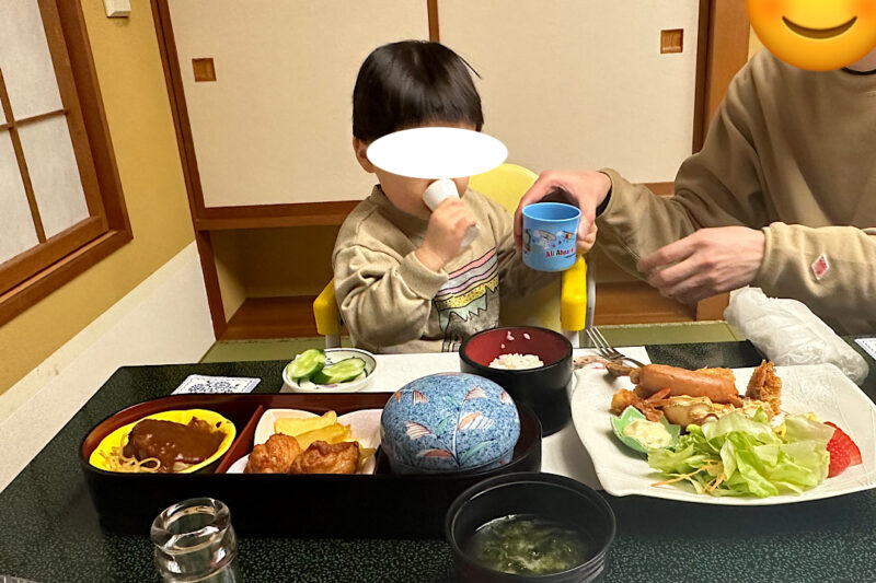 咲花温泉「佐取館」に２歳３歳と泊まった口コミ。料理・お部屋の写真も