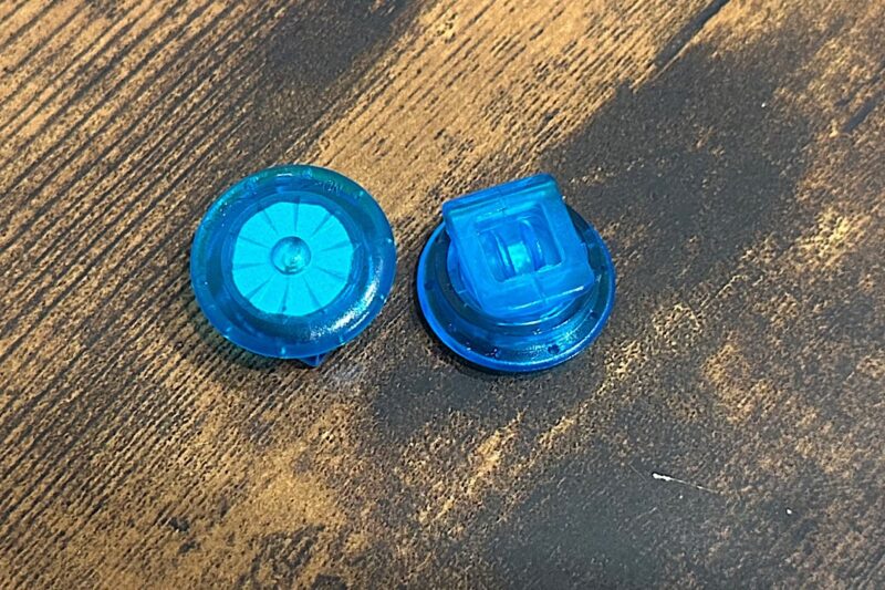 子どもの靴に光るパーツを後付けしました｜LEDシューズクリップの紹介