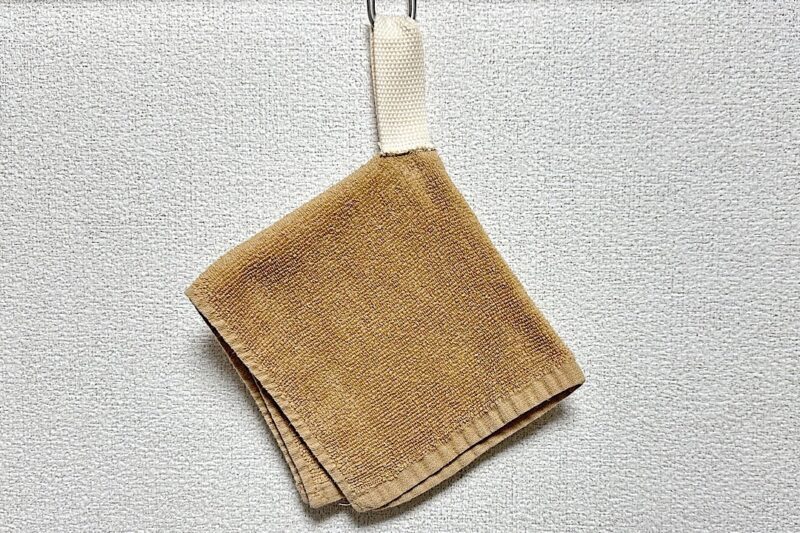 ループタオルのヒモを真ん中に付ける 作り方5選!手縫いOK