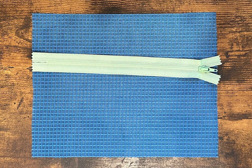 裏地なしで簡単！20センチファスナーのマチ付きペンケースの作り方