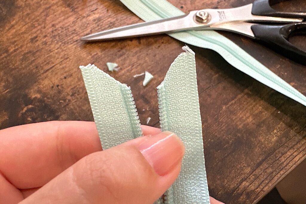 切って使えるロングファスナーを両開きに改造しました｜スライダーを2つに増やす方法