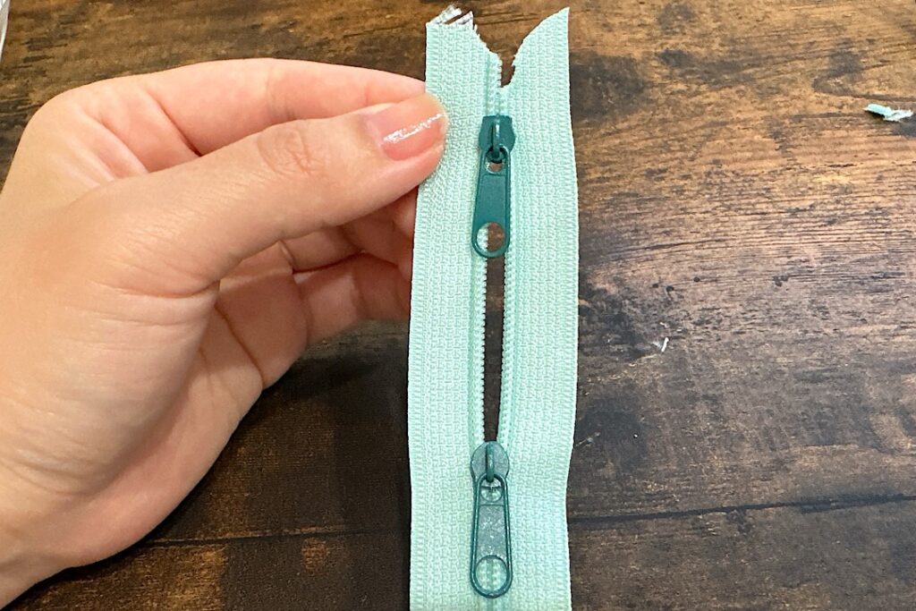 切って使えるロングファスナーを両開きに改造しました｜スライダーを2つに増やす方法