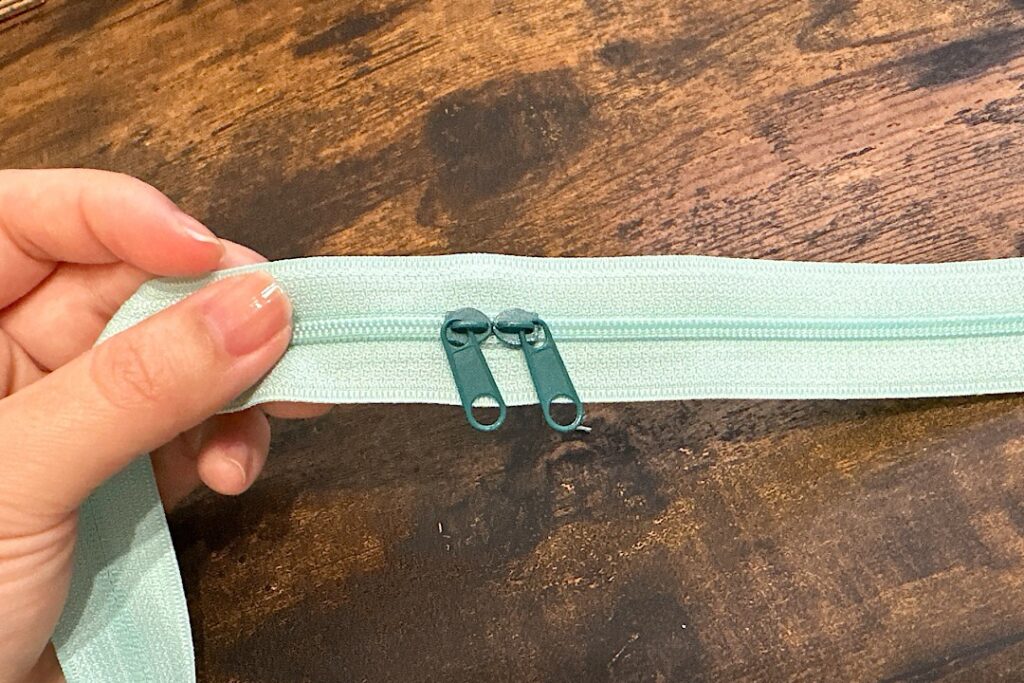 切って使えるロングファスナーを両開きに改造しました｜スライダーを2つに増やす方法