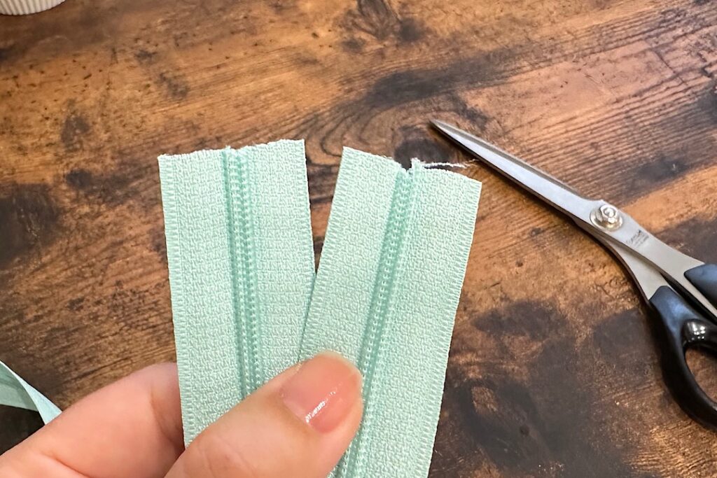 切って使えるロングファスナーを両開きに改造しました｜スライダーを2つに増やす方法