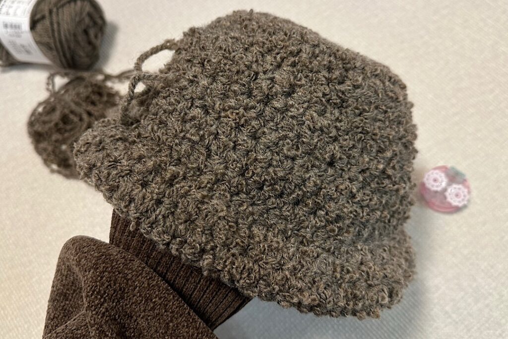 ハマナカボニーループでキッズバケットハットを編みました