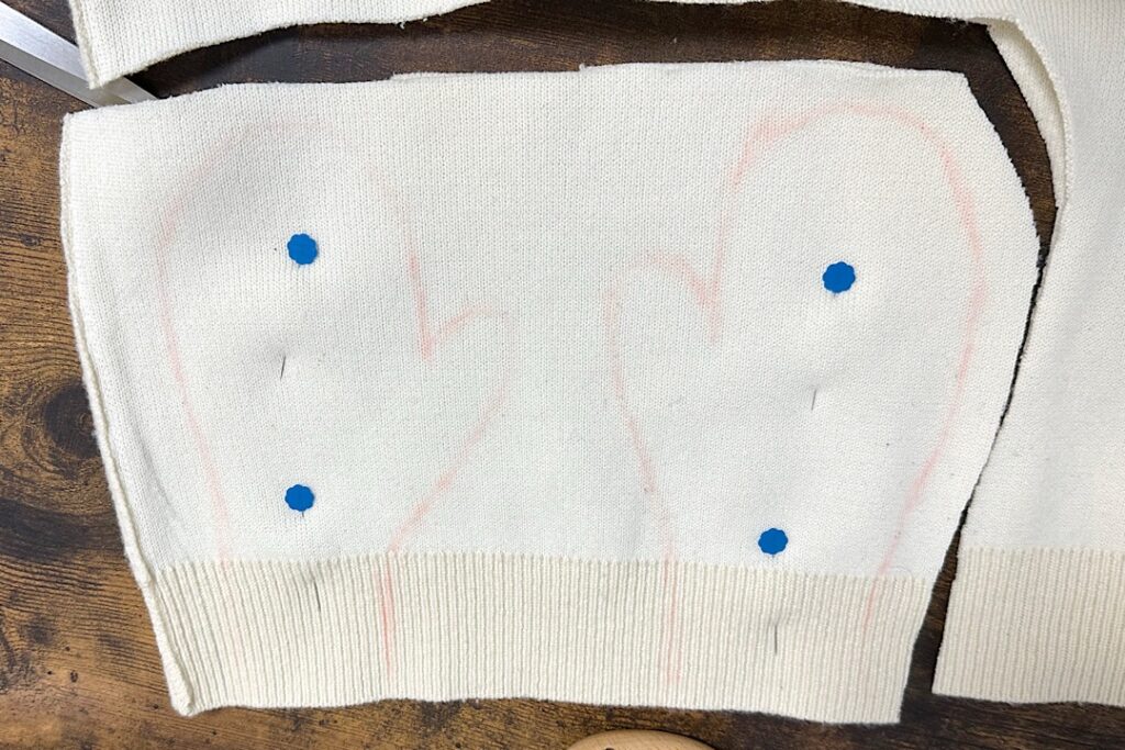 かんたんリメイク 着なくなったニットで子ども用手袋を作りました