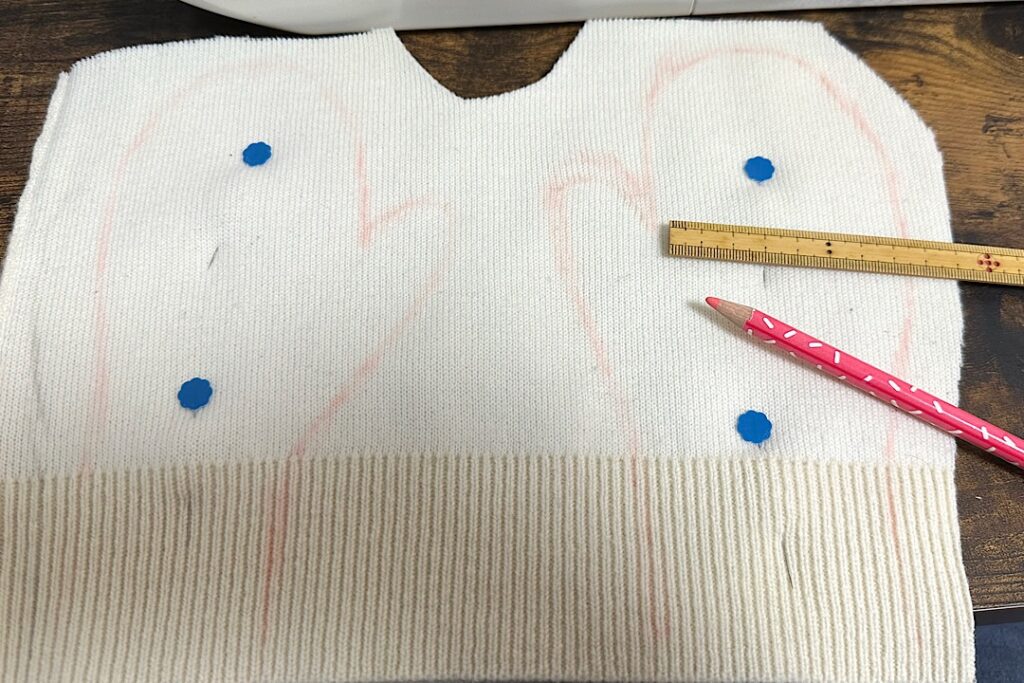 かんたんリメイク 着なくなったニットで子ども用手袋を作りました