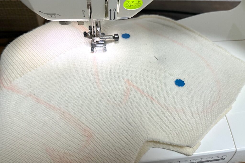 かんたんリメイク 着なくなったニットで子ども用手袋を作りました