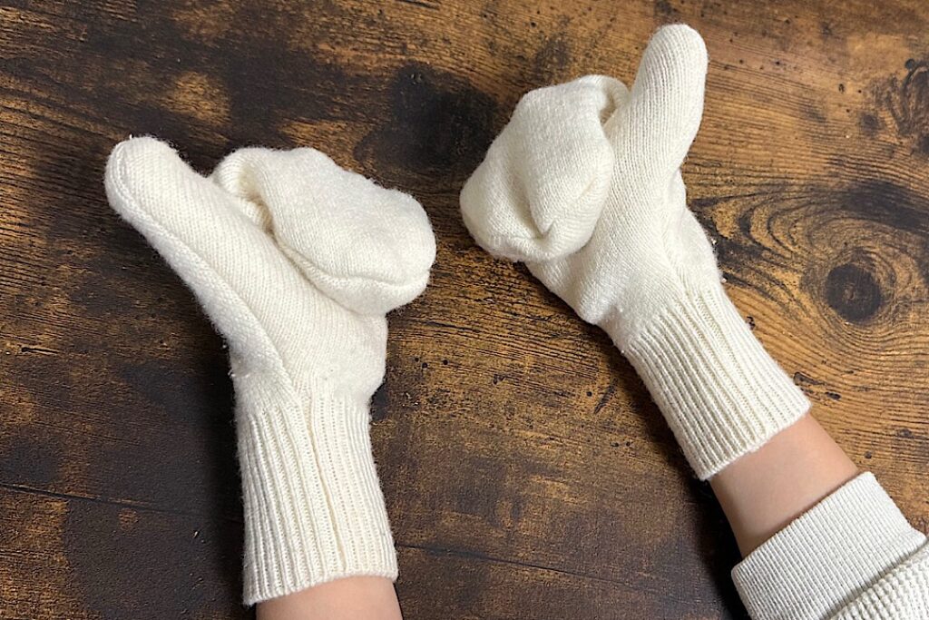 かんたんリメイク 着なくなったニットで子ども用手袋を作りました