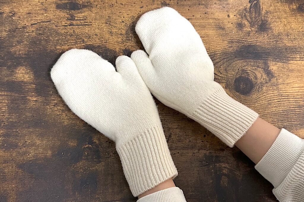 かんたんリメイク 着なくなったニットで子ども用手袋を作りました