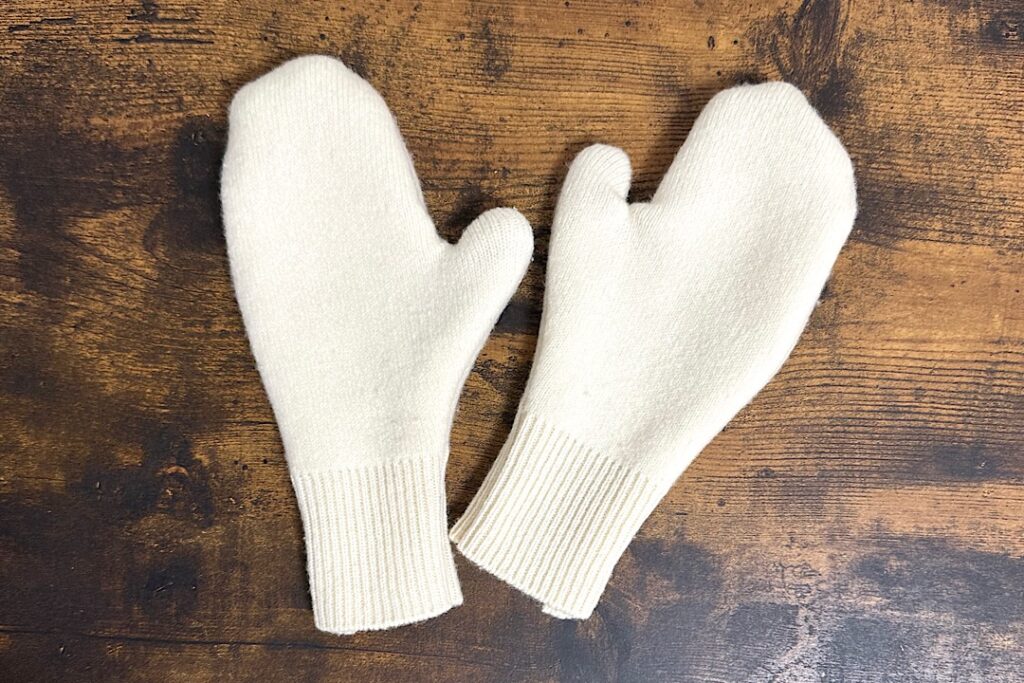かんたんリメイク 着なくなったニットで子ども用手袋を作りました