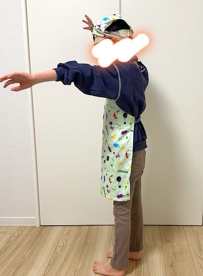 型紙なし 子ども用エプロンの作り方 ゴムタイプで着脱簡