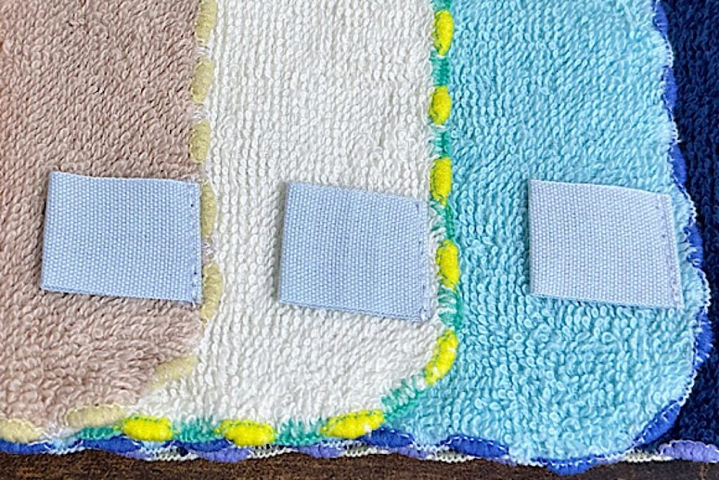 タオルハンカチの名前つけ タグを縫い付ける簡単な方法