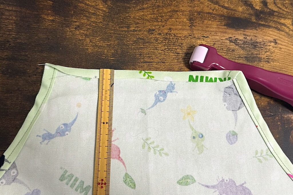 型紙なし 子ども用エプロンの作り方 ゴムタイプで着脱簡
