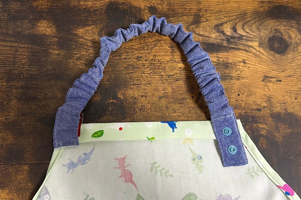 型紙なし 子ども用エプロンの作り方 ゴムタイプで着脱簡