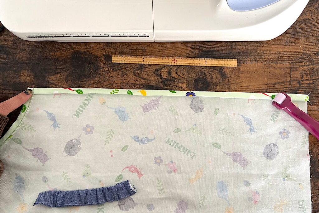 型紙なし 子ども用エプロンの作り方 ゴムタイプで着脱簡