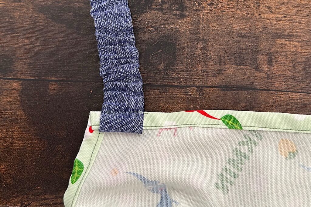 型紙なし 子ども用エプロンの作り方 ゴムタイプで着脱簡