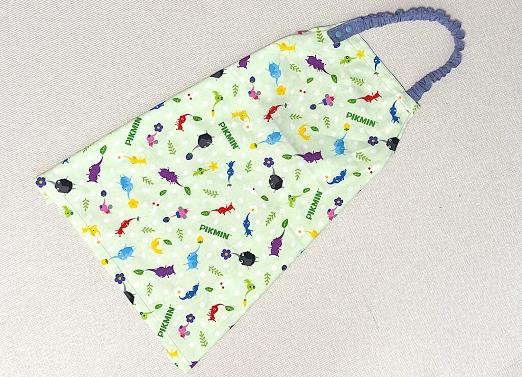 型紙なし 子ども用エプロンの作り方 ゴムタイプで着脱簡